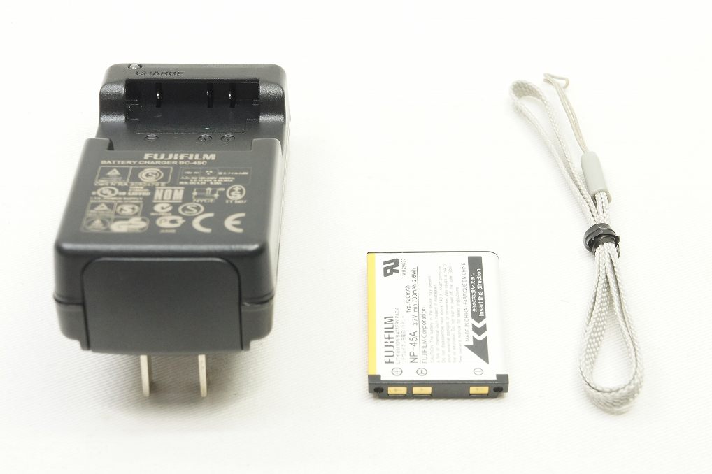 美品 FUJIFILM フジフィルム FinePix Z900EXR コンパクトデジタルカメラ ホワイト 250804w