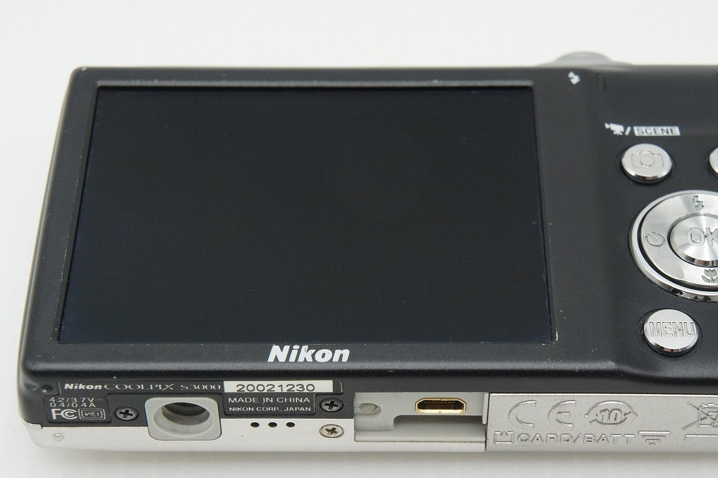 良品 Nikon ニコン COOLPIX S3000 コンパクトデジタルカメラ シルバー ケース付 260205e