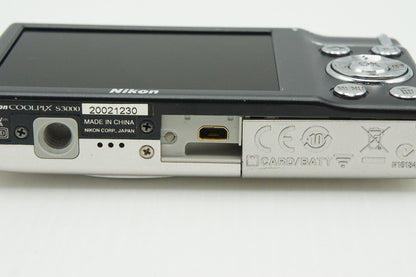 良品 Nikon ニコン COOLPIX S3000 コンパクトデジタルカメラ シルバー ケース付 260205e