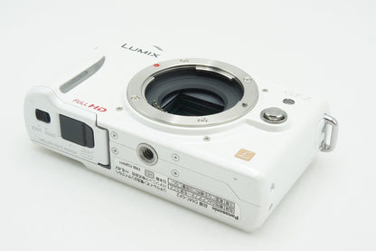 美品 Panasonic パナソニック LUMIX DMC-GF2 ボディ ミラーレス一眼カメラ ホワイト 元箱付 260209h