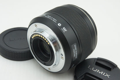 美品 Panasonic LEICA DG SUMMILUX 25mm F1.4 ASPH. H-X025 マイクロフォーサーズ 単焦点レンズ フード付 260209p