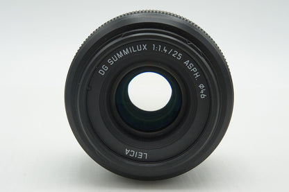 美品 Panasonic LEICA DG SUMMILUX 25mm F1.4 ASPH. H-X025 マイクロフォーサーズ 単焦点レンズ フード付 260209p