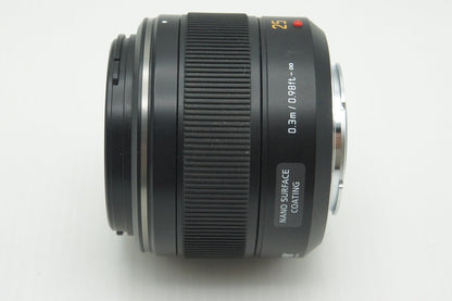 美品 Panasonic LEICA DG SUMMILUX 25mm F1.4 ASPH. H-X025 マイクロフォーサーズ 単焦点レンズ フード付 260209p