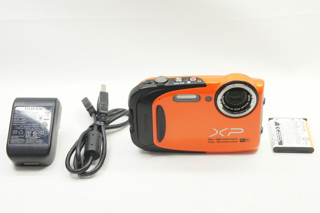 良品 FUJIFILM フジフィルム XP70 コンパクトデジタルカメラ