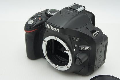 美品 Nikon ニコン D5200 ボディ デジタル一眼レフカメラ 260209t