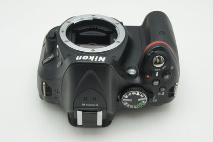 美品 Nikon ニコン D5200 ボディ デジタル一眼レフカメラ 260209t