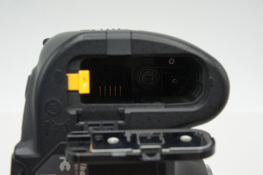 美品 Nikon ニコン D5200 ボディ デジタル一眼レフカメラ 260209t