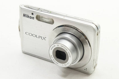 Nikon ニコン COOLPIX S210 コンパクトデジタルカメラ ブライトシルバー 250808e