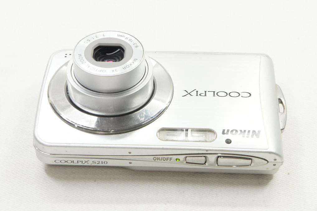 Nikon ニコン COOLPIX S210 コンパクトデジタルカメラ ブライトシルバー 250808e