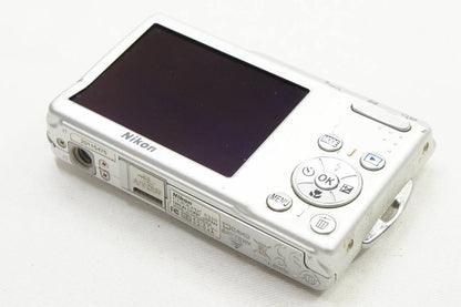 Nikon ニコン COOLPIX S210 コンパクトデジタルカメラ ブライトシルバー 250808e
