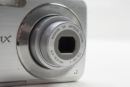 Nikon ニコン COOLPIX S210 コンパクトデジタルカメラ ブライトシルバー 250808e