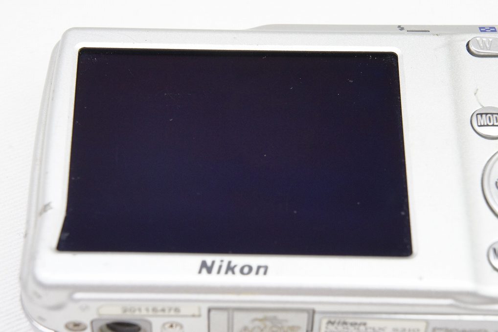 Nikon ニコン COOLPIX S210 コンパクトデジタルカメラ ブライトシルバー 250808e