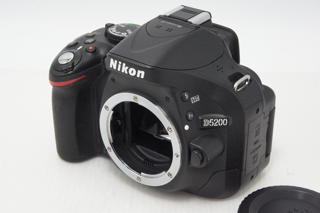 良品 Nikon ニコン D5200 ボディ デジタル一眼レフカメラ 260514a