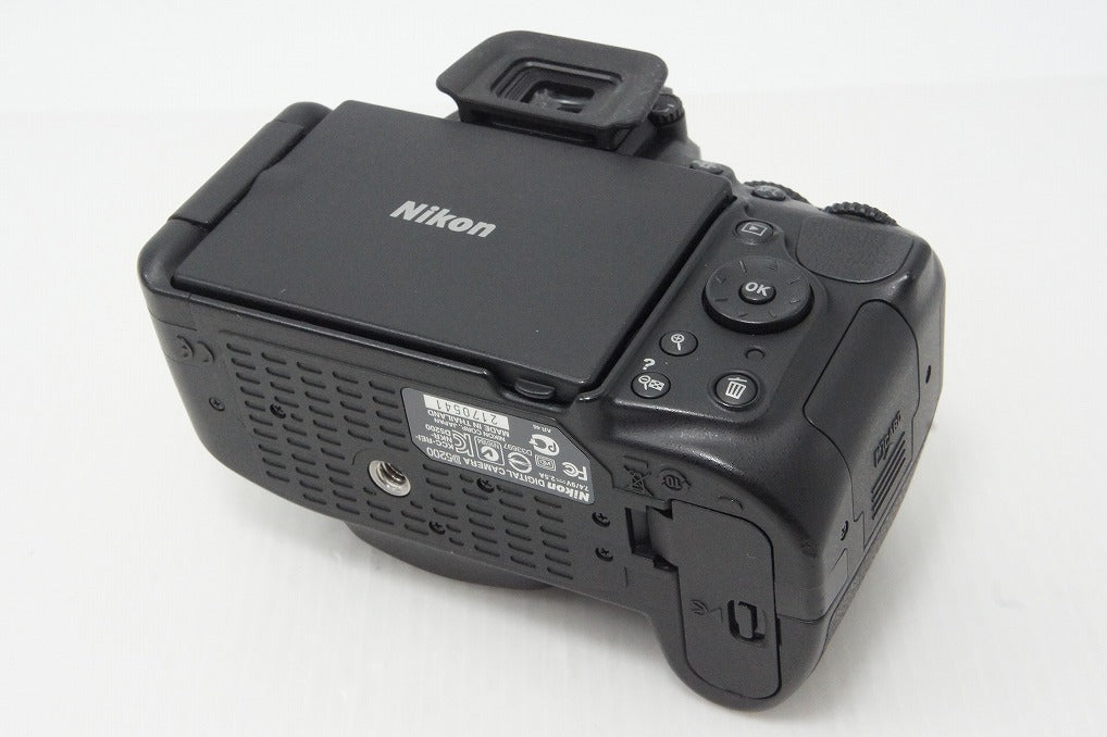 良品 Nikon ニコン D5200 ボディ デジタル一眼レフカメラ 260514a