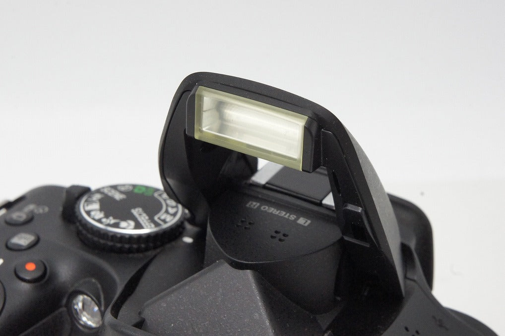 良品 Nikon ニコン D5200 ボディ デジタル一眼レフカメラ 260514a