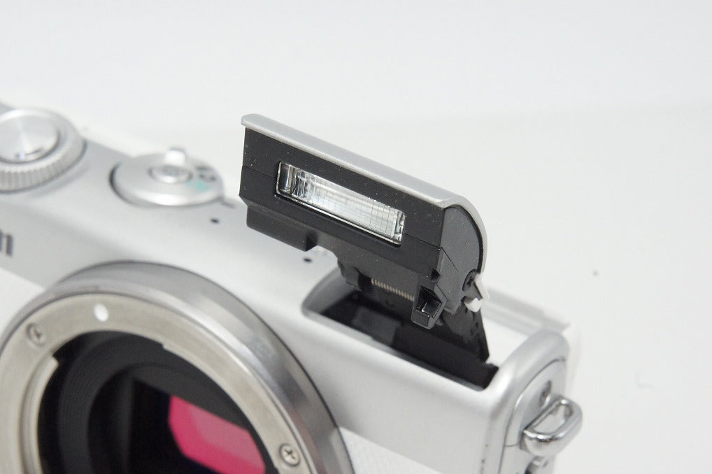 良品 Canon キヤノン EOS M100 ボディ + EF-M 15-45mm IS STM レンズ