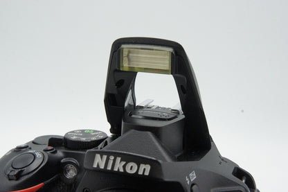 良品 Nikon ニコン D5500 + AF-S DX 18-55mm VR II レンズキット デジタル一眼レフカメラ 元箱付 260319bg