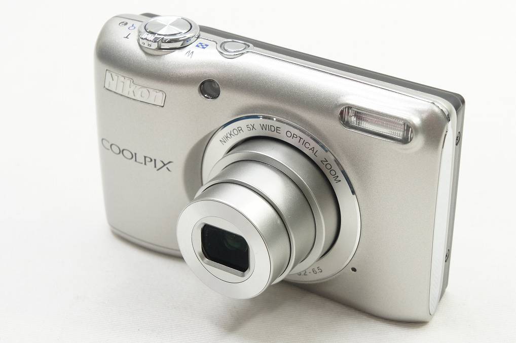 美品 Nikon ニコン COOLPIX L26 コンパクトデジタルカメラ シルバー 元箱付 250814o