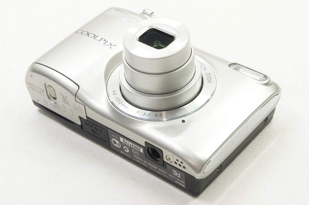 美品 Nikon ニコン COOLPIX L26 コンパクトデジタルカメラ シルバー 元箱付 250814o