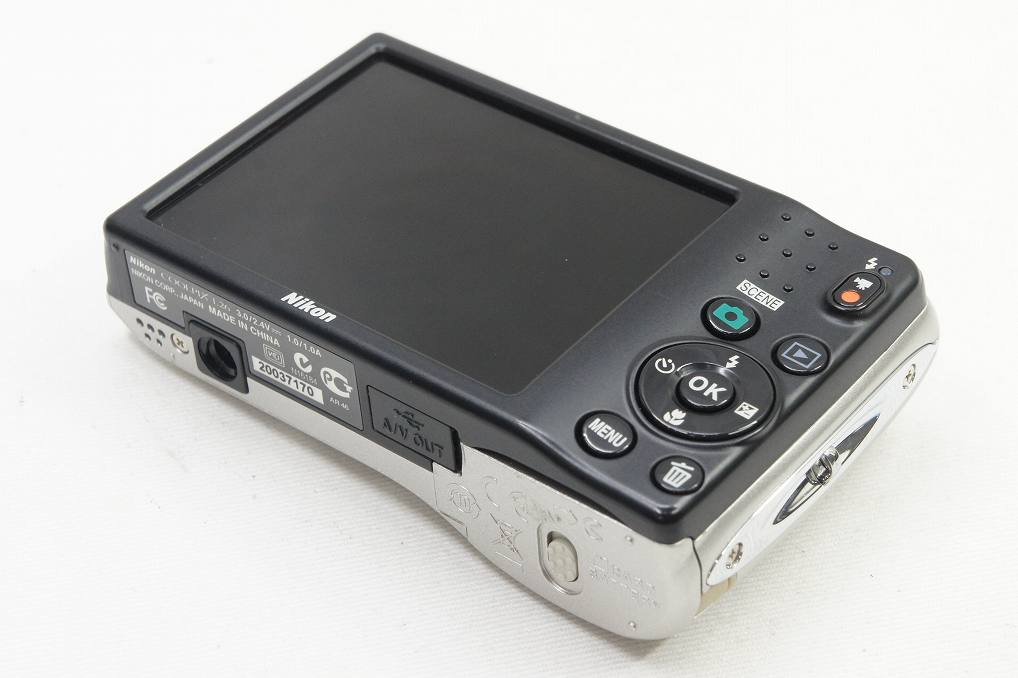 美品 Nikon ニコン COOLPIX L26 コンパクトデジタルカメラ シルバー 元箱付 250814o