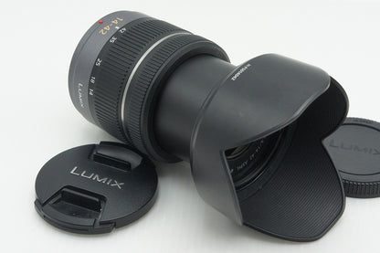 美品 Panasonic LUMIX G VARIO 14-42mm F3.5-5.6 ASPH. MEGA O.I.S H-FS014042 マイクロフォーサーズ フード付 260210da