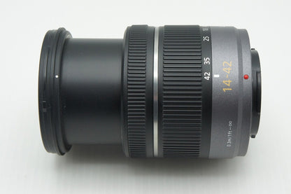 美品 Panasonic LUMIX G VARIO 14-42mm F3.5-5.6 ASPH. MEGA O.I.S H-FS014042 マイクロフォーサーズ フード付 260210da
