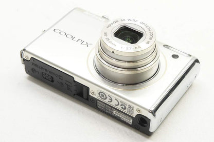 良品 Nikon ニコン COOLPIX S640 コンパクトデジタルカメラ アイスシルバー 元箱付 250814n