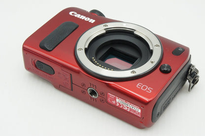 美品 Canon EOS M ボディ+ EF-M 18-55mm IS STM レンズキット ミラーレス レッド SPEEDLITE 90EX ストロボ付 260211t