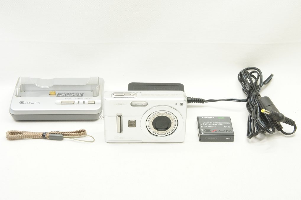 良品 CASIO カシオ EXILIM EX-Z57 コンパクトデジタルカメラ シルバー 250815a