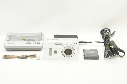 良品 CASIO カシオ EXILIM EX-Z57 コンパクトデジタルカメラ シルバー 250815a