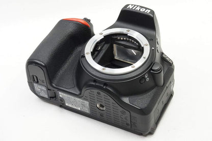美品 Nikon ニコン D5600 + AF-P DX 18-55mm VR レンズキット デジタル一眼レフカメラ 250815k