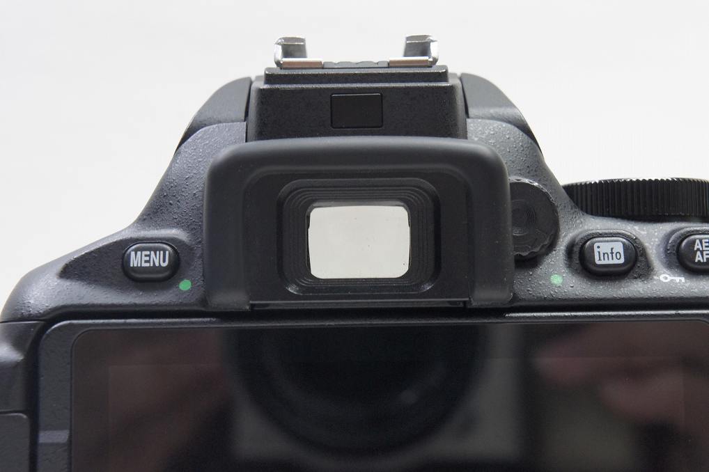 美品 Nikon ニコン D5600 + AF-P DX 18-55mm VR レンズキット デジタル一眼レフカメラ 250815k
