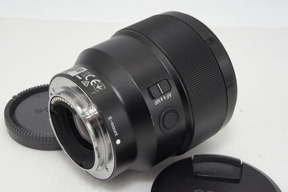 美品 SONY ソニー FE 85mm F1.8 SEL85F18 Eマウント フルサイズ 単焦点レンズ フード付 260516b