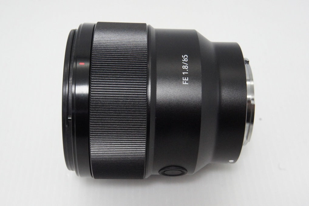美品 SONY ソニー FE 85mm F1.8 SEL85F18 Eマウント フルサイズ 単焦点レンズ フード付 260516b