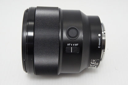 美品 SONY ソニー FE 85mm F1.8 SEL85F18 Eマウント フルサイズ 単焦点レンズ フード付 260516b
