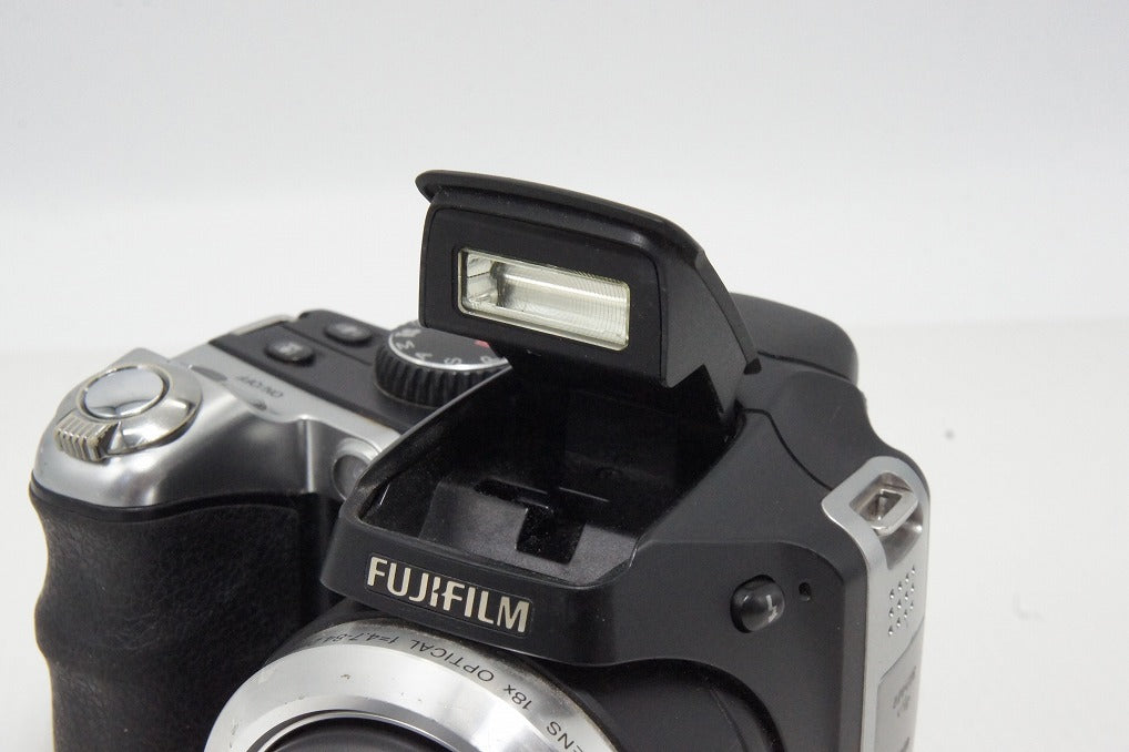 FUJIFILM フジフィルム FinePix S8100fd デジタルカメラ 260521q