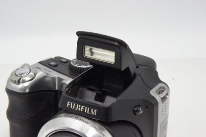 FUJIFILM フジフィルム FinePix S8100fd デジタルカメラ 260521q