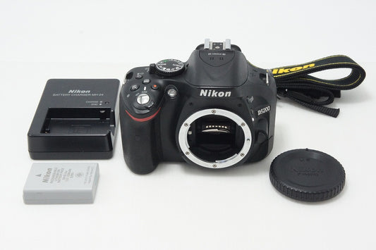 良品 Nikon ニコン D5200 ボディ デジタル一眼レフカメラ ブラック 260828l