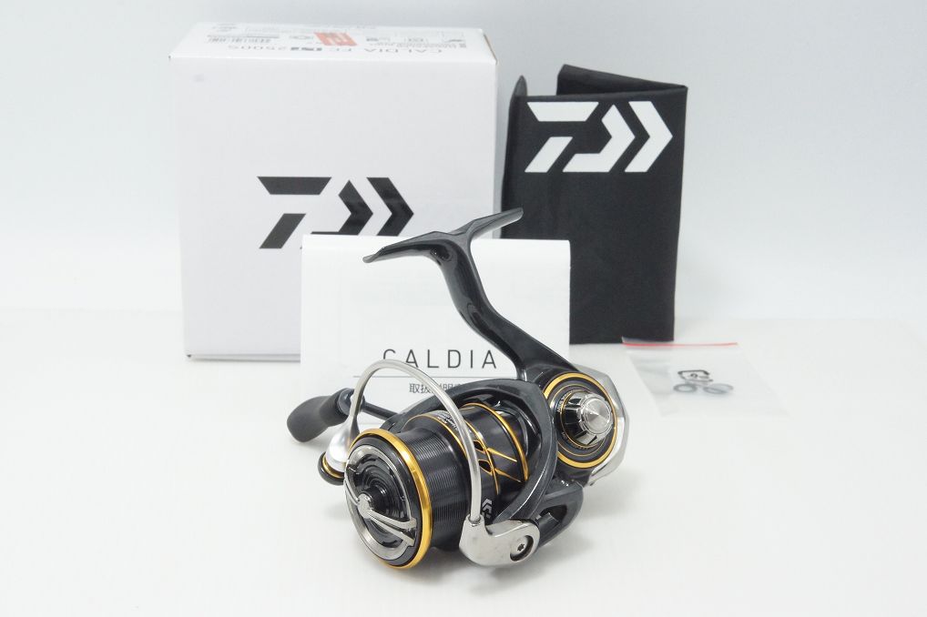 美品 Daiwa ダイワ 25 カルディア FC LT2500S スピニングリール 元箱付 260827a