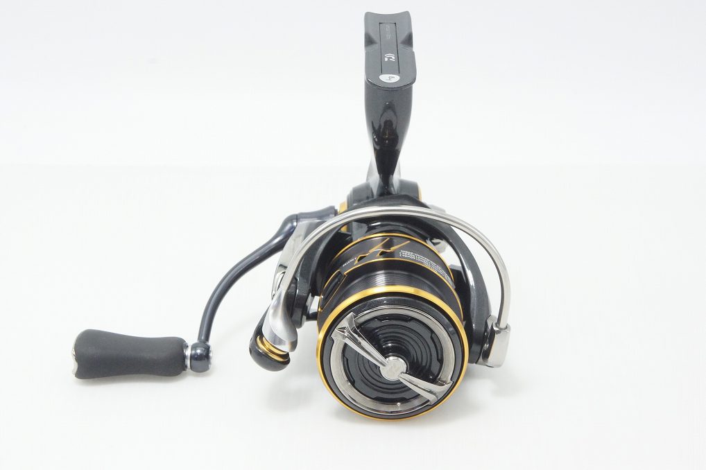 美品 Daiwa ダイワ 25 カルディア FC LT2500S スピニングリール 元箱付 260827a