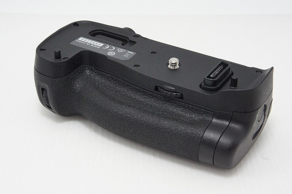美品 Nikon ニコン MB-D17 D500用 マルチパワーバッテリーパック 260515i