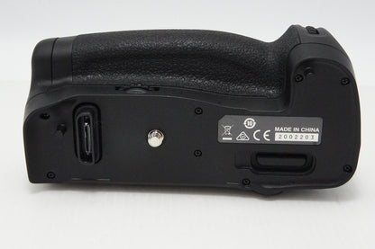 美品 Nikon ニコン MB-D17 D500用 マルチパワーバッテリーパック 260515i