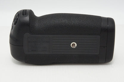 美品 Nikon ニコン MB-D17 D500用 マルチパワーバッテリーパック 260515i
