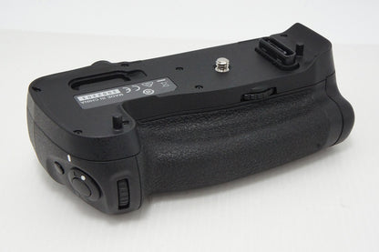 美品 Nikon ニコン MB-D17 D500用 マルチパワーバッテリーパック 260515i