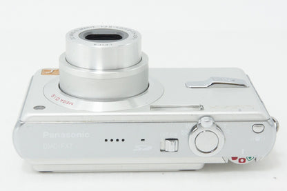 Panasonic パナソニック LUMIX DMC FX7 コンパクトデジタルカメラ シルバー 260319y