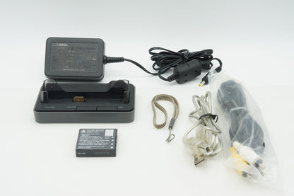 美品 CASIO カシオ EXILIM EX-Z500 コンパクトデジタルカメラ シルバー 260210t