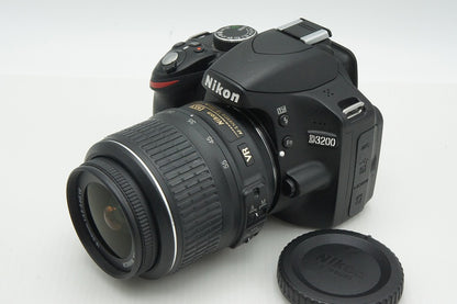 良品 Nikon ニコン D3200 ボディ + AF-S DX NIKKOR 18-55mm VR レンズキット デジタル一眼レフカメラ 260211z