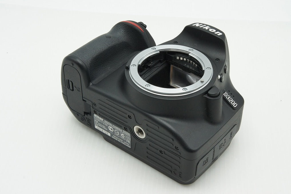 良品 Nikon ニコン D3200 ボディ + AF-S DX NIKKOR 18-55mm VR レンズキット デジタル一眼レフカメラ 260211z