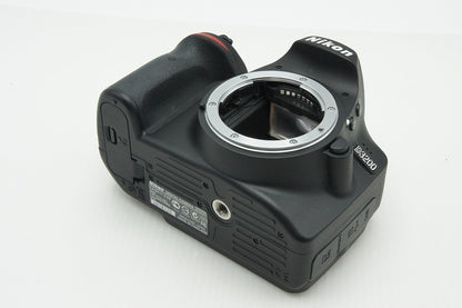 良品 Nikon ニコン D3200 ボディ + AF-S DX NIKKOR 18-55mm VR レンズキット デジタル一眼レフカメラ 260211z