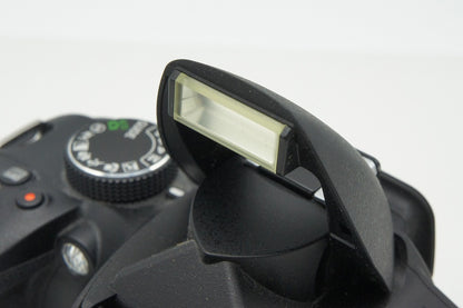 良品 Nikon ニコン D3200 ボディ + AF-S DX NIKKOR 18-55mm VR レンズキット デジタル一眼レフカメラ 260211z